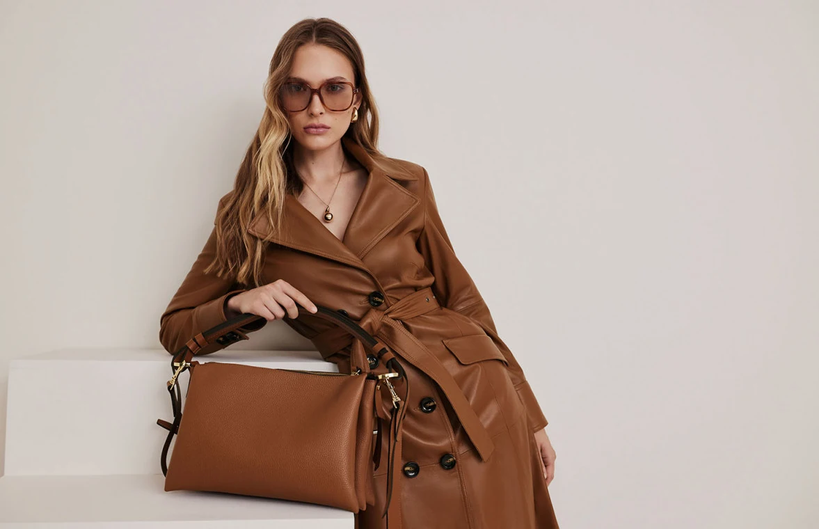 Brown natural leather handbag