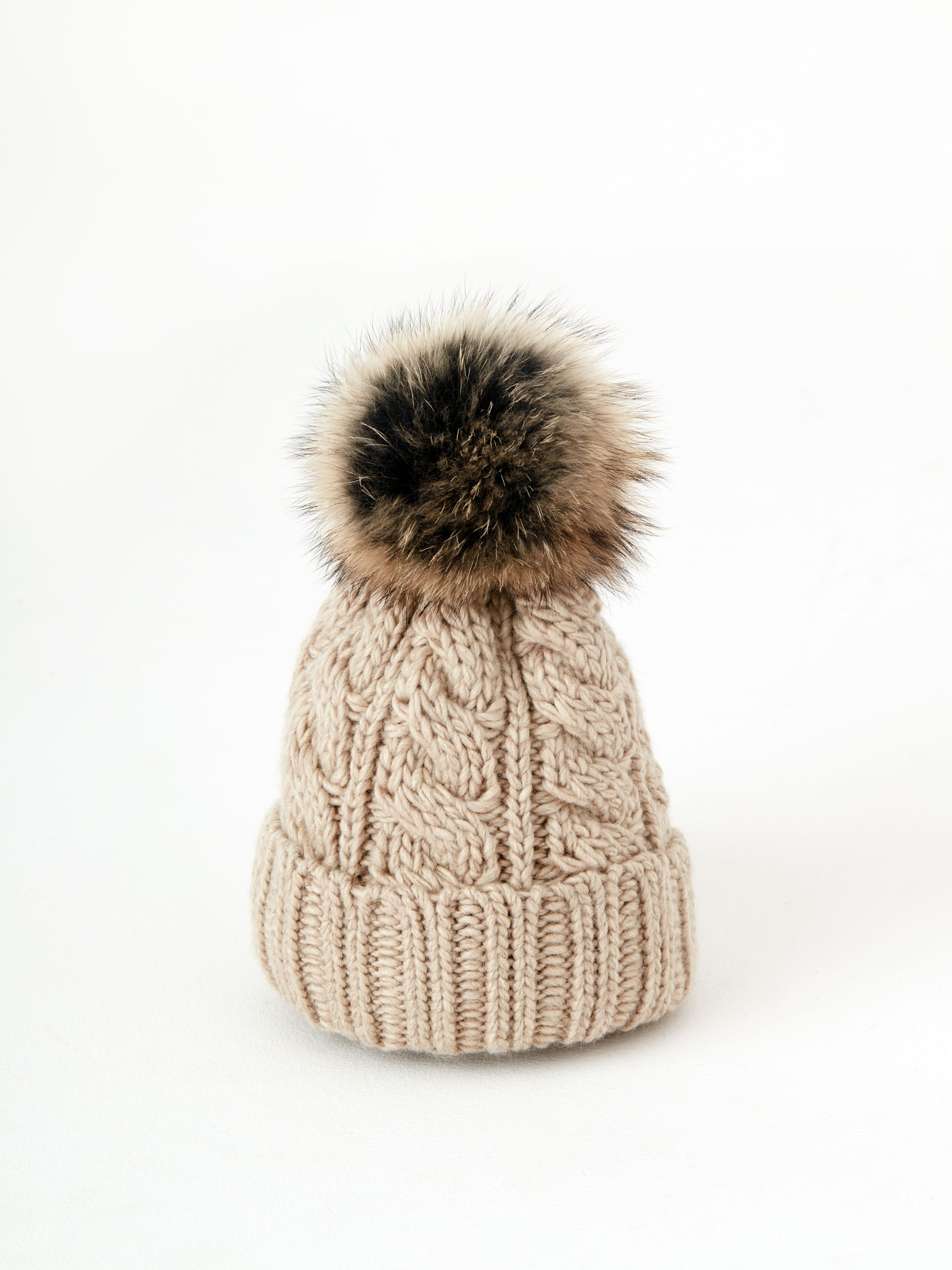 Wool cap with pompom