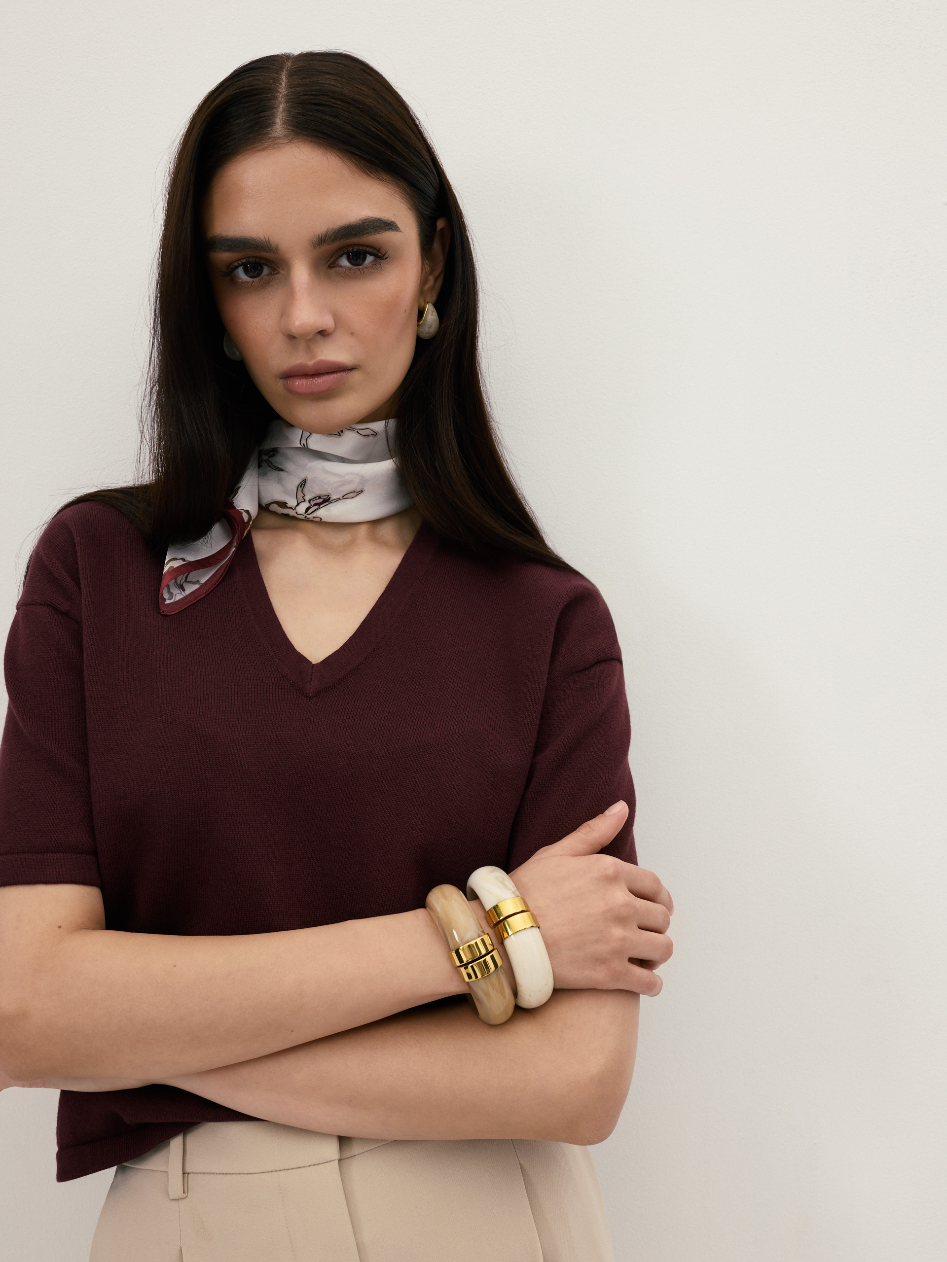 Burgundowy sweter z krótkim rękawem