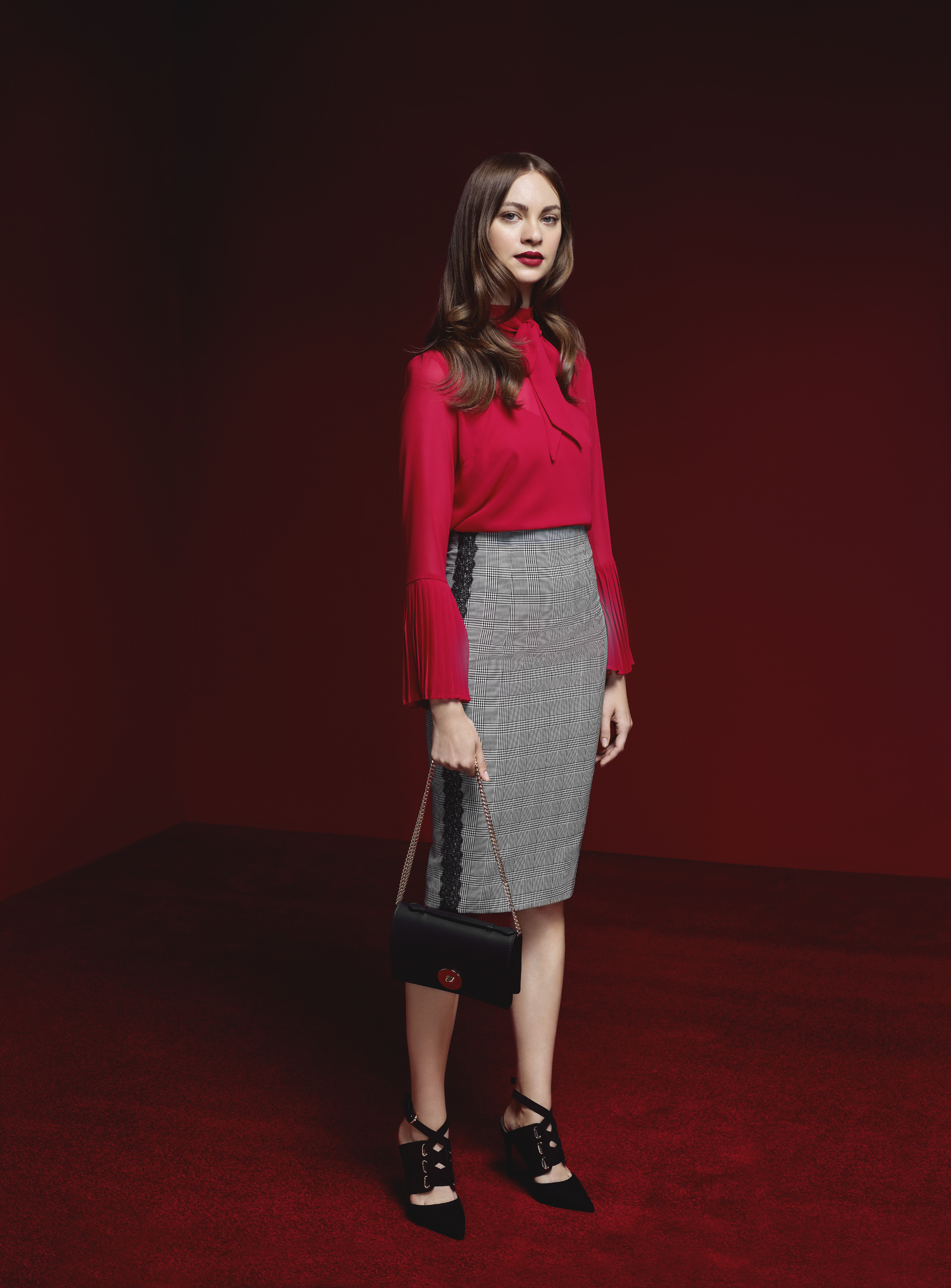 TARANKO AW 18-19 studio53033 BUSINESS RED